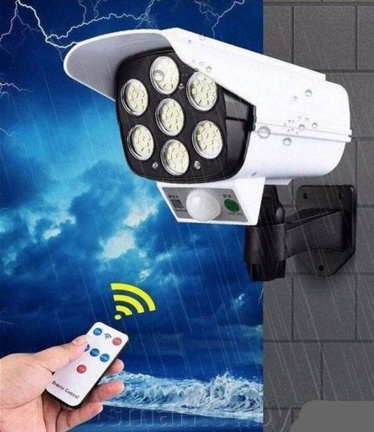 Solarna lampa u obliku kamere